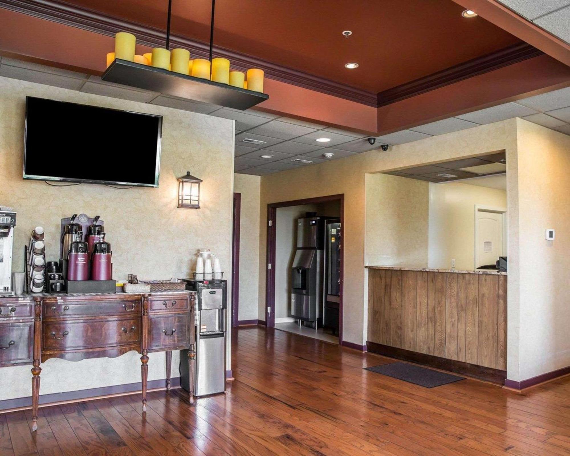 Island Inn & Suites, Ascend Hotel Collection Piney Point Buitenkant foto
