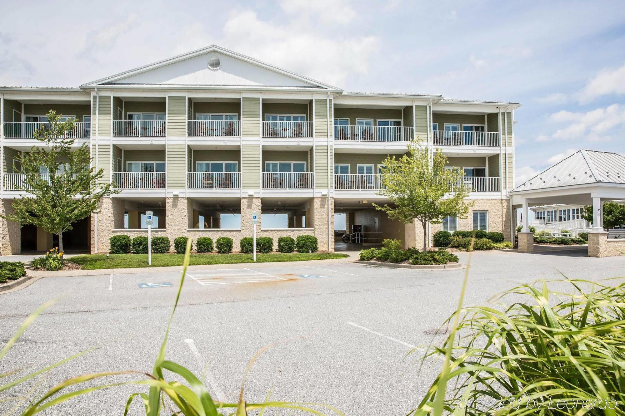 Island Inn & Suites, Ascend Hotel Collection Piney Point Buitenkant foto