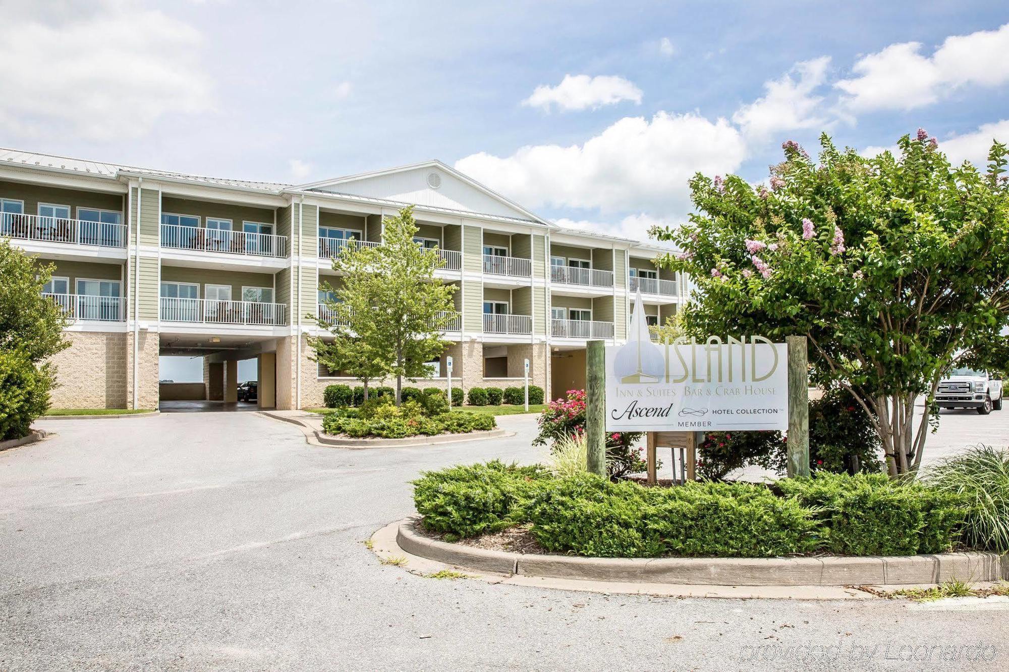 Island Inn & Suites, Ascend Hotel Collection Piney Point Buitenkant foto